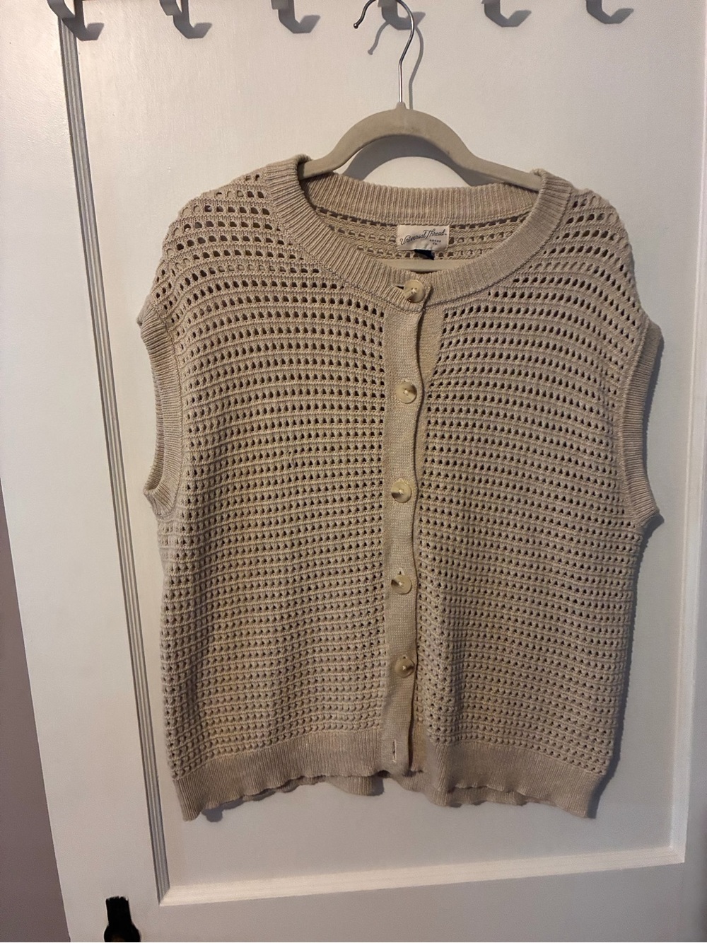 Universal Thread Open-Knit Sleeveless Cardigan Vest in Cream